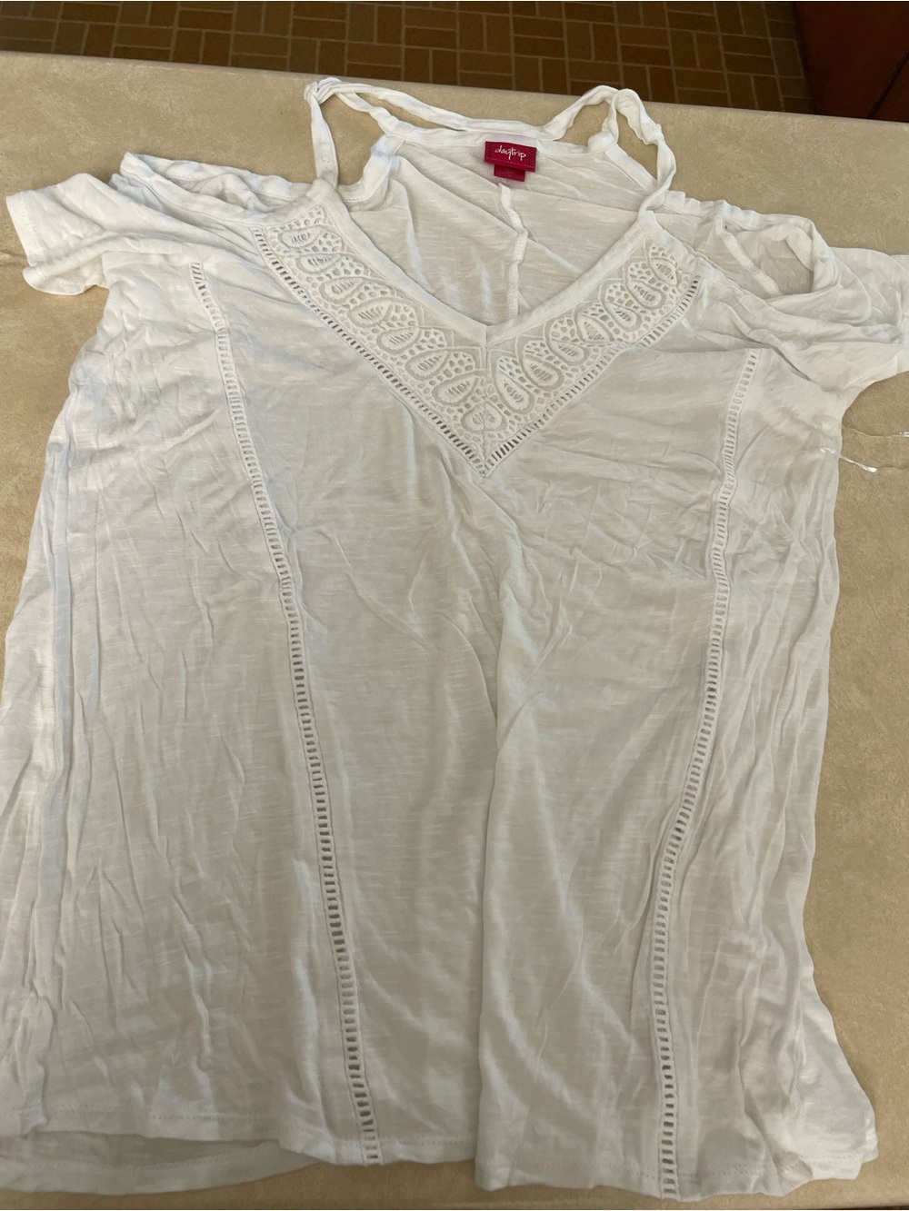 Daytrip White Lace-Trim Cold-Shoulder V-Neck Camisole